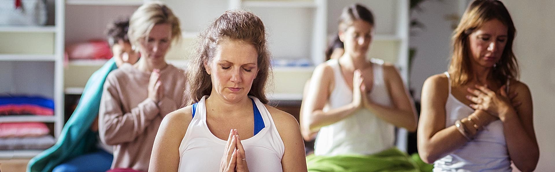 Prä- und Postnatal Yoga bei yogafürdich Berlin Prä- und Postnatal Yoga bei yogafürdich Berlin