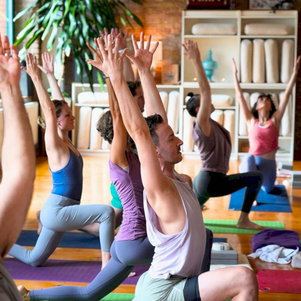 Classes in English at yogafürdich!