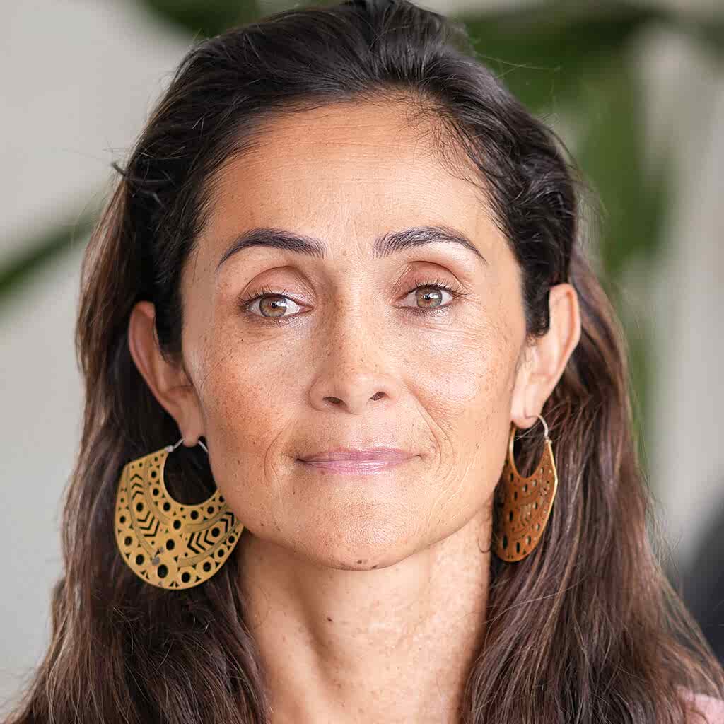 Yogafürdich Yogalehrer Ausbildung Dozentin Lina Alonso Yogafürdich Yogalehrer Ausbildung Dozentin Lina Alonso